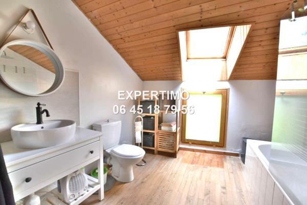 Saint-Aupre (38960) MAISON DE VILLAGE 2 chambres + bureau + GRANGE + parking - proche centre et nature