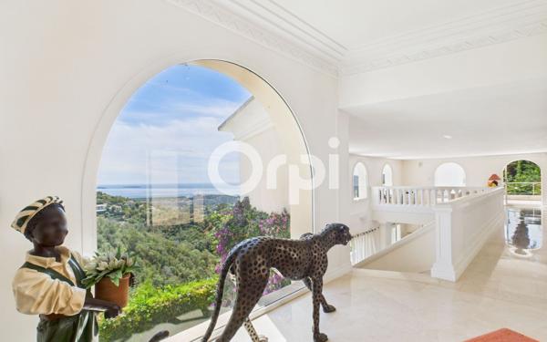 Maison à vendre    5 pièces • 297,44 m2 Mandelieu-la-Napoule