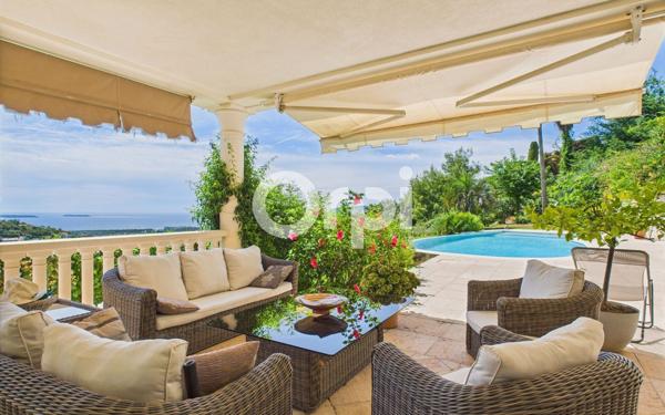 Maison à vendre    5 pièces • 297,44 m2 Mandelieu-la-Napoule