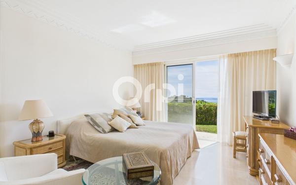 Maison à vendre    5 pièces • 297,44 m2 Mandelieu-la-Napoule