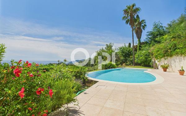 Maison à vendre    5 pièces • 297,44 m2 Mandelieu-la-Napoule