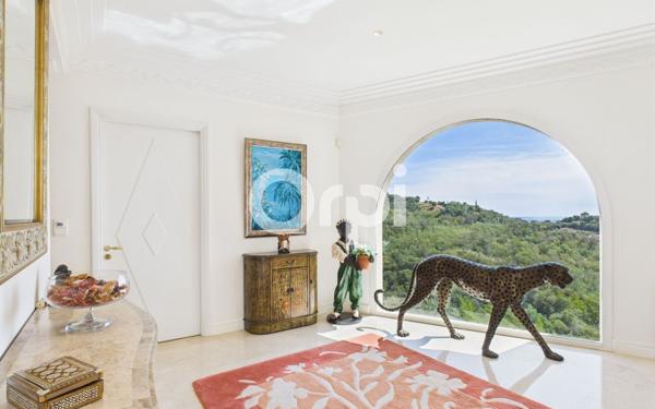 Maison à vendre    5 pièces • 297,44 m2 Mandelieu-la-Napoule