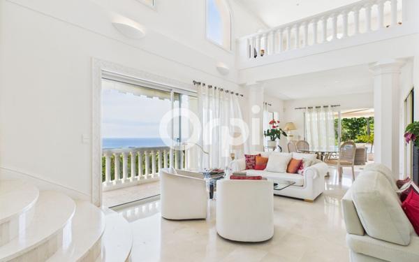 Maison à vendre    5 pièces • 297,44 m2 Mandelieu-la-Napoule