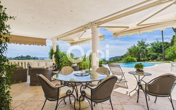 Maison à vendre    5 pièces • 297,44 m2 Mandelieu-la-Napoule