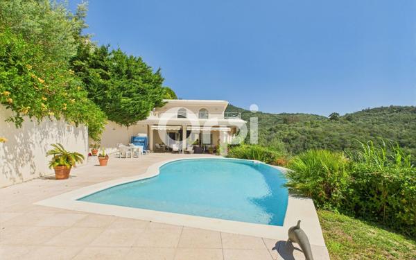 Maison à vendre    5 pièces • 297,44 m2 Mandelieu-la-Napoule