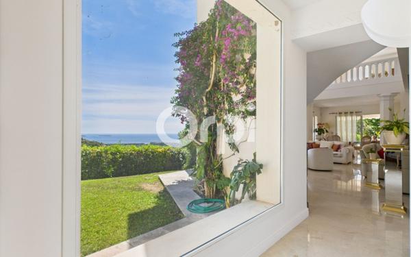 Maison à vendre    5 pièces • 297,44 m2 Mandelieu-la-Napoule