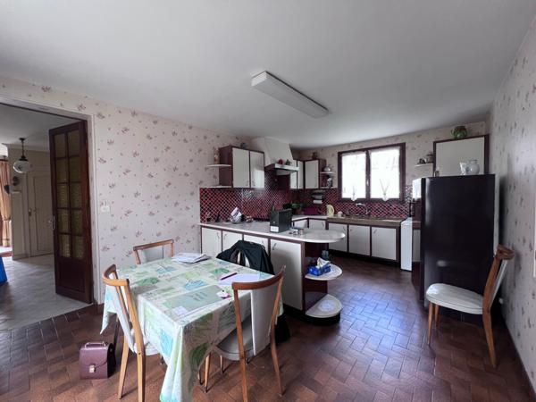 Grand Pavillon de 130 M2 dans le centre 4 CHAMBRES