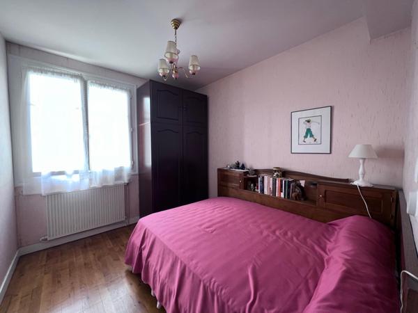 Grand Pavillon de 130 M2 dans le centre 4 CHAMBRES