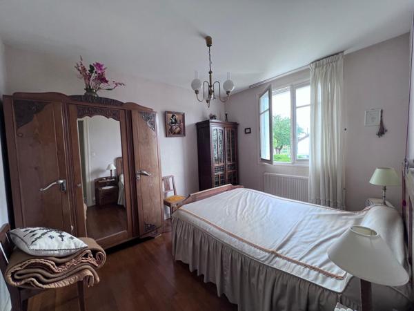 Grand Pavillon de 130 M2 dans le centre 4 CHAMBRES