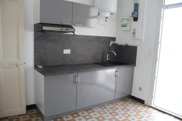 APPARTEMENT AVEC TERRASSE AU 1ER ETAGE - CLIMATISATION