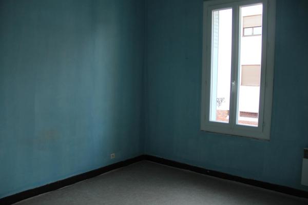 APPARTEMENT AVEC TERRASSE AU 1ER ETAGE - CLIMATISATION