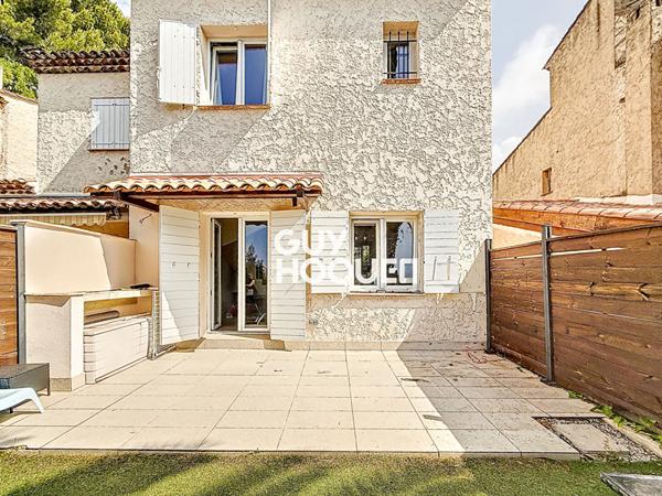 Maison à vendre à Mougins, quartier Colombier, 3 chambres, vue mer, jardin et piscine