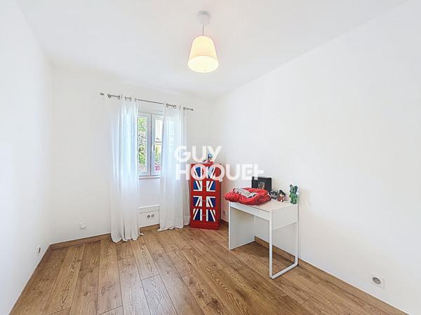 Maison à vendre à Mougins, quartier Colombier, 3 chambres, vue mer, jardin et piscine