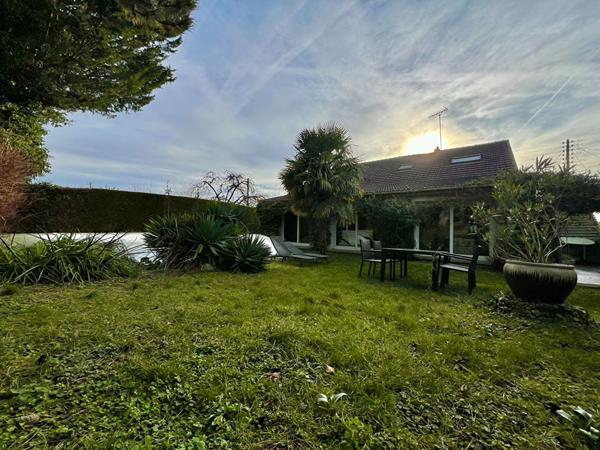 Maison 8 pièces 199 m² avec piscine ? Château-Thierry, secteur Buisson