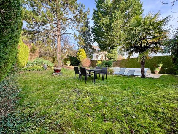 Maison 8 pièces 199 m² avec piscine ? Château-Thierry, secteur Buisson