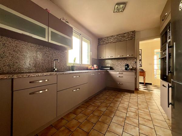 Maison 8 pièces 199 m² avec piscine ? Château-Thierry, secteur Buisson