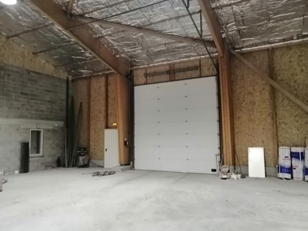 Local d'activité et bureau de 1200 m2 - Zone St Louis