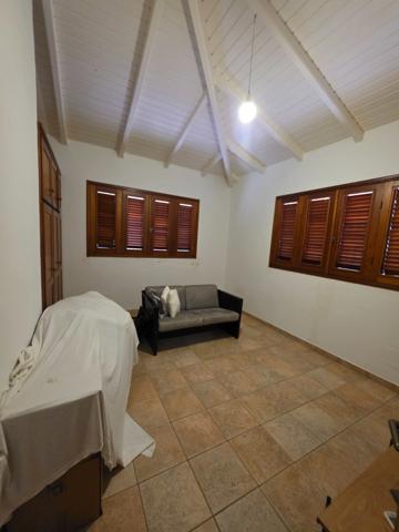 LES ABYMES/POINTE-A-PITRE- ZONE FRANCHE - VILLA 6 PIECES + STUDIO