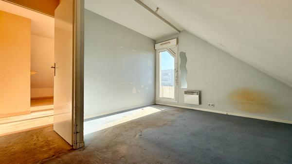 Appartement 2 pièces - CORBEIL-ESSONNES 91100