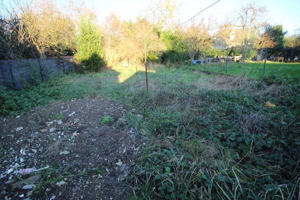 Mandres-les-Roses (94520) Mandres les Roses : Terrain constructible de 299m²