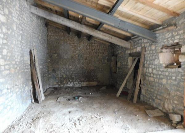 Maison à vendre    1 pièce •  Saint-Savinien