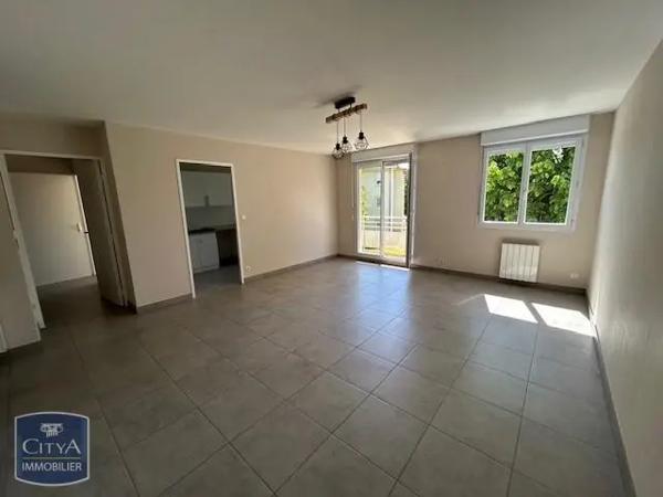 Appartement à louer 3 pièces 64.44m² Mâcon (71000)