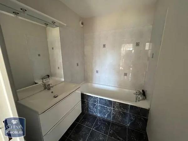 Appartement à louer 3 pièces 64.44m² Mâcon (71000)