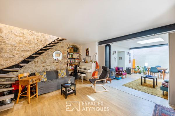 Maison de ville comme un triplex sur cour et sa terrasse tropézienne