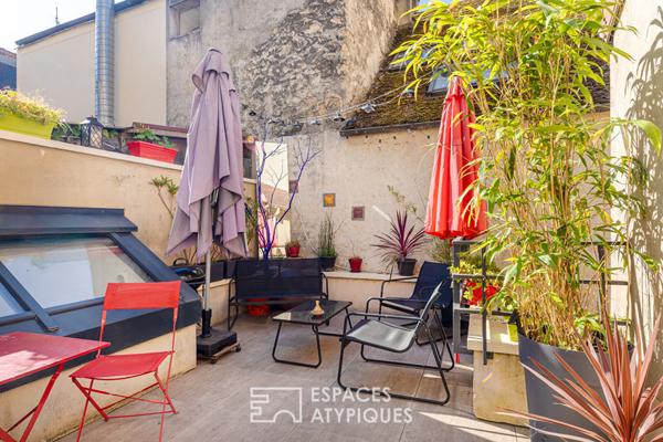 Maison de ville comme un triplex sur cour et sa terrasse tropézienne