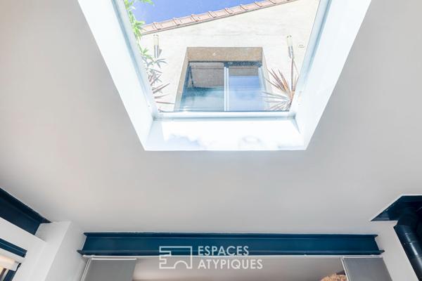 Maison de ville comme un triplex sur cour et sa terrasse tropézienne