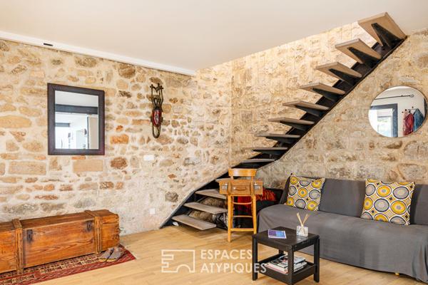 Maison de ville comme un triplex sur cour et sa terrasse tropézienne