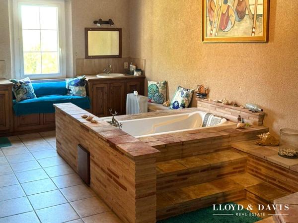 DEMEURE DE CARACTERE CHARME ANCIEN 3HA