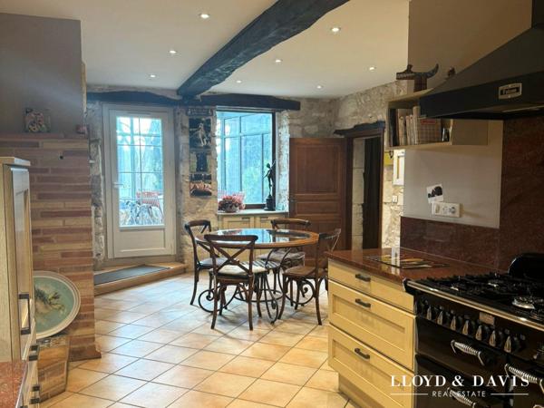 DEMEURE DE CARACTERE CHARME ANCIEN 3HA