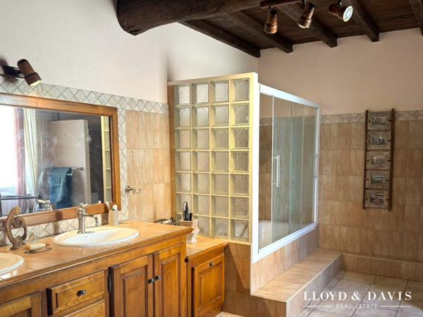 DEMEURE DE CARACTERE CHARME ANCIEN 3HA