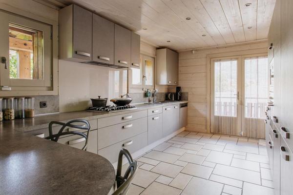 Maison Sallanches 8 pièce(s) 217 m2
