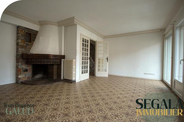 Carmaux (81400) Immeuble dans le centre ville de Carmaux - 1 local commercial et 1 grand appartement