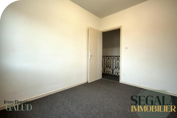 Carmaux (81400) Immeuble dans le centre ville de Carmaux - 1 local commercial et 1 grand appartement