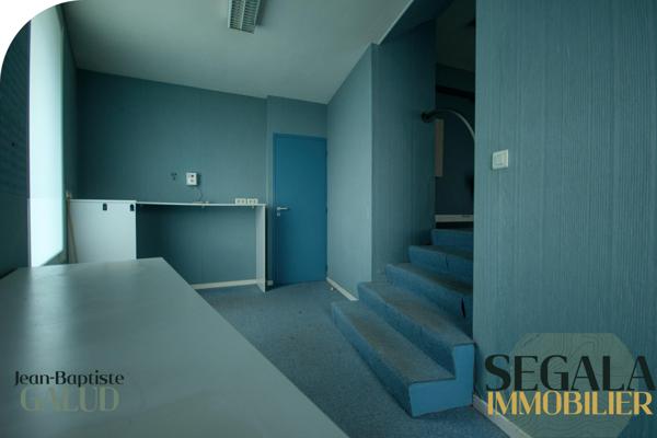 Carmaux (81400) Immeuble dans le centre ville de Carmaux - 1 local commercial et 1 grand appartement