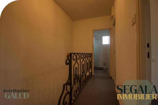 Carmaux (81400) Immeuble dans le centre ville de Carmaux - 1 local commercial et 1 grand appartement