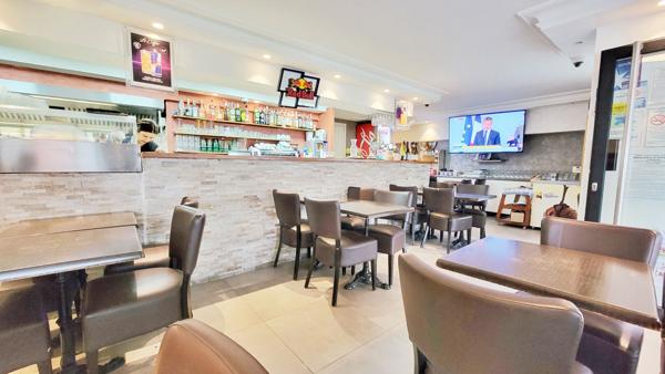 RESTAURANT/RUE DE FRANCE