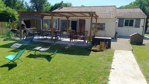 Maison de campagne rénovée avec étang entre aux portes de Bergerac en direction de Périgueux !