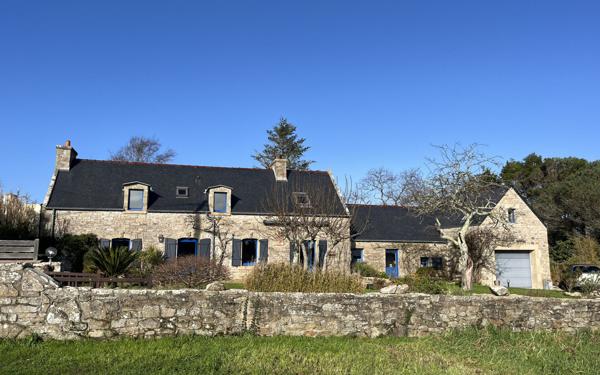 Maison à vendre    4 pièces •  Plouhinec