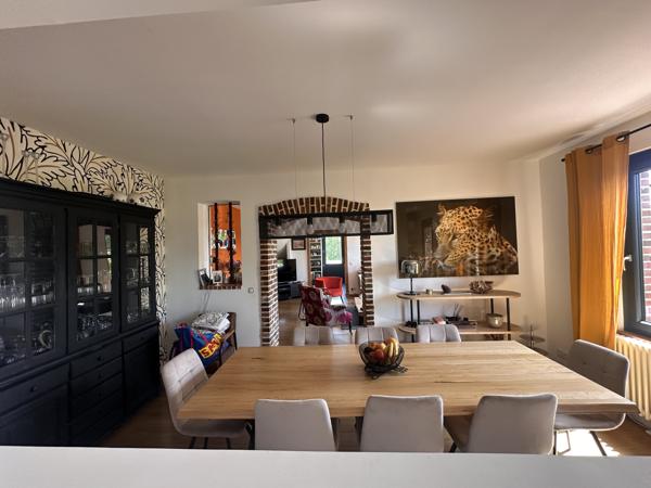Maison
         7 pièces
        - 126 m² 695 000 € *