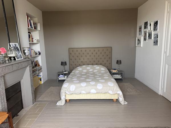 Maison
         7 pièces
        - 126 m² 695 000 € *