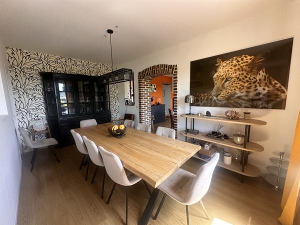 Maison
         7 pièces
        - 126 m² 695 000 € *