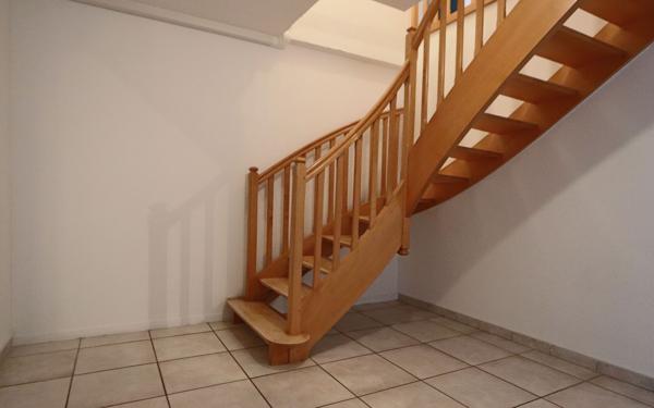 Maison à vendre    7 pièces • 168 m2 Écully