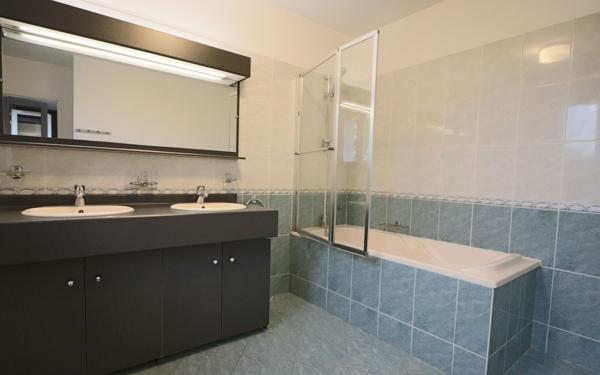 Maison à vendre    7 pièces • 168 m2 Écully