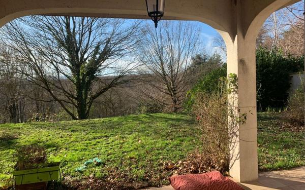 Maison à vendre    7 pièces • 168 m2 Écully