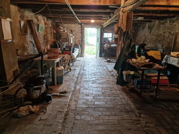 Proche VEZELISE (54) 2 maisons de village avec dépendances à rénover / 1000 m2 env Terrain