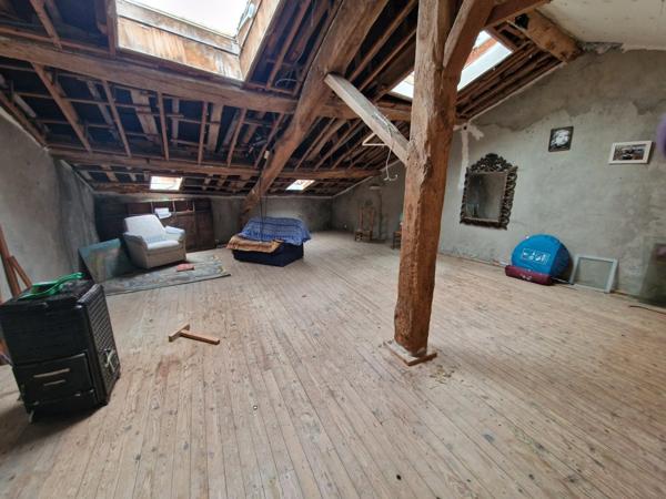 Proche VEZELISE (54) 2 maisons de village avec dépendances à rénover / 1000 m2 env Terrain